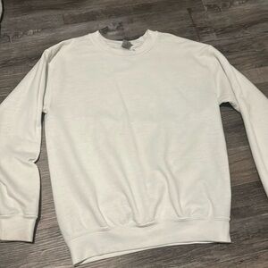 sweater from gildan